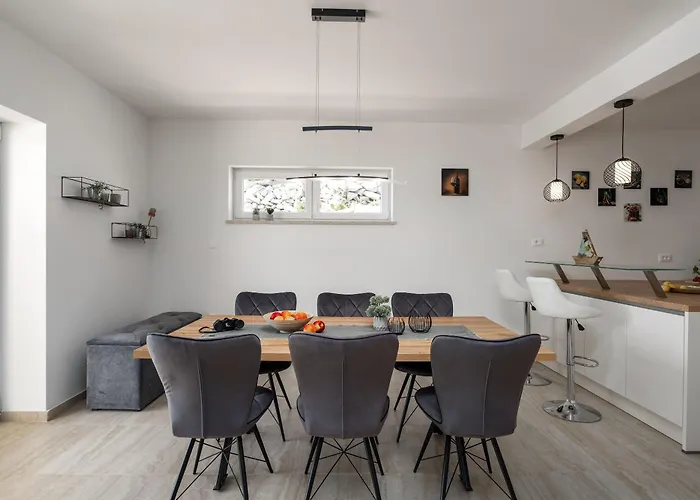 Seaview Mare Visum In A Peaceful Location Vakantiehuis Vicani