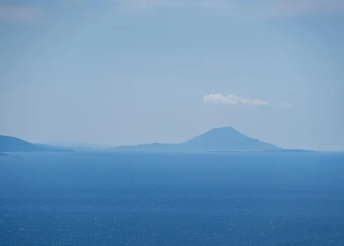 Seaview Mare Visum In A Peaceful Location *